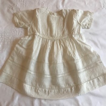 viejo vestido de bebe