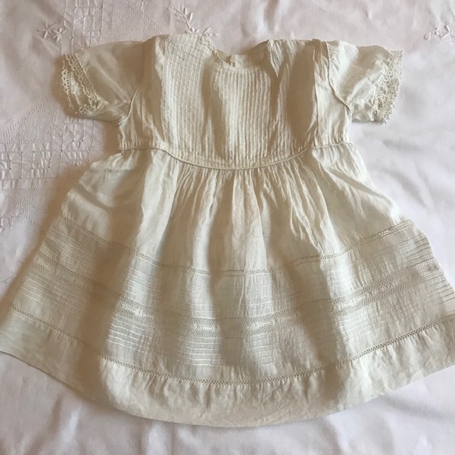 Robe de bébé ancienne