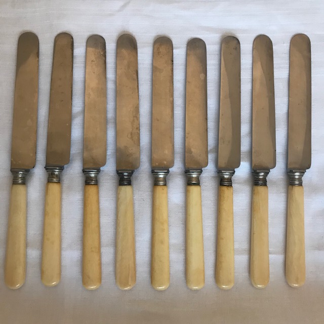 Старинные ножи из слоновой кости