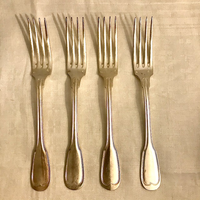 Set di 4 forchette modello “filet”.
