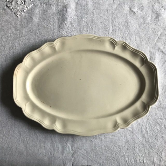 サルグミーヌの楕円形の皿