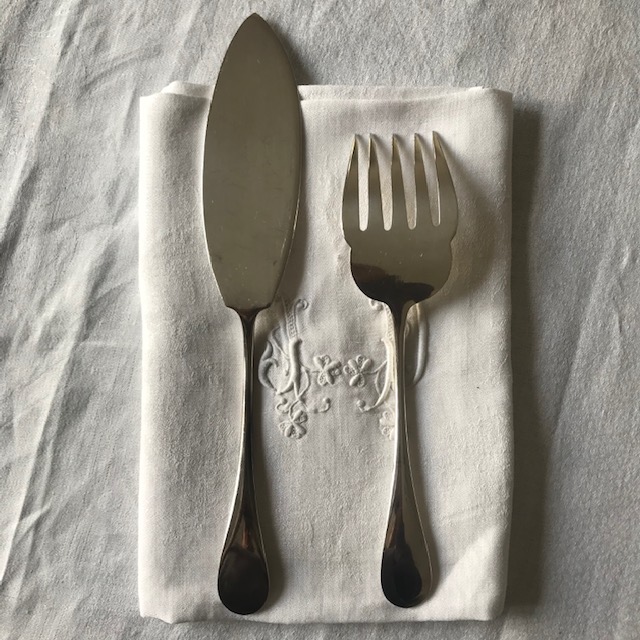Fork and knife to serve Christofle fish