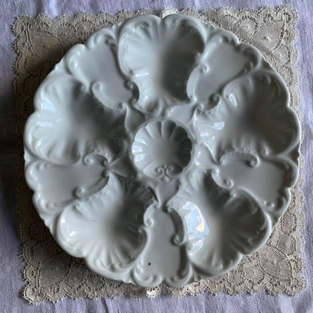 Фарфоровая тарелка из моллюсков