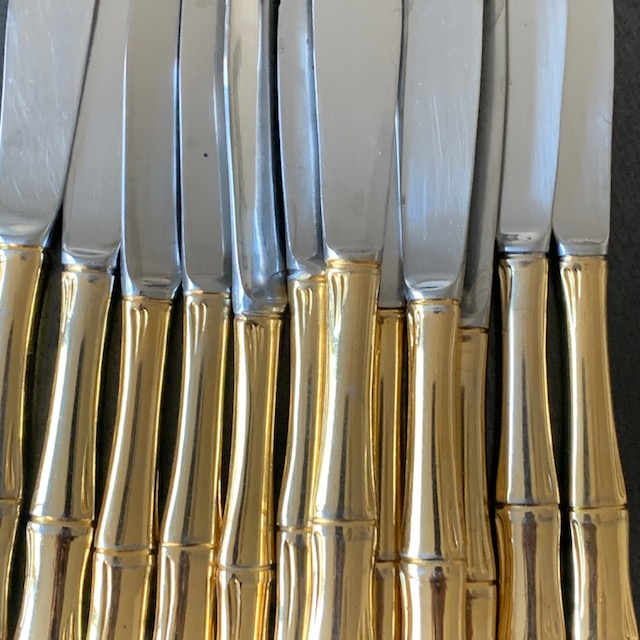 Cuchillos antiguos con forma de bambú