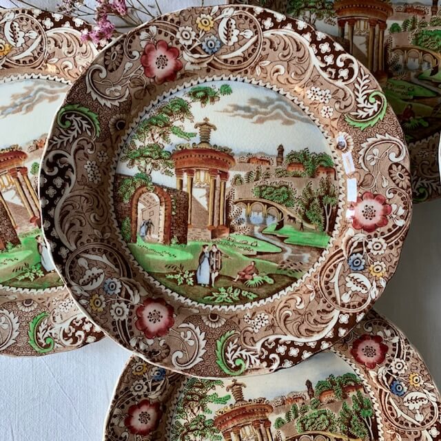 Chinoiserie in English earthenware - flat plates