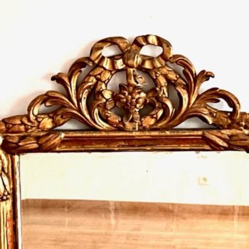 Miroir en bois doré XVIII°