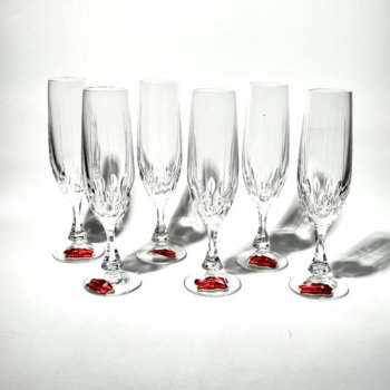 Six flûtes à champagne en cristal taillé