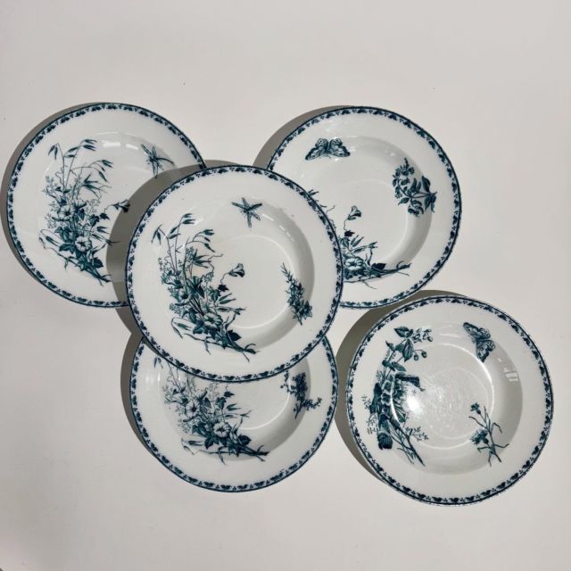 Si tu ne m’aimes pas, je t’aime, et si je t’aime… Carmen en camaïeu de verts de bleu (dénomination inventée par moi même, qu’elle est la vôtre?) #tatafaience #terredefer #ironstone